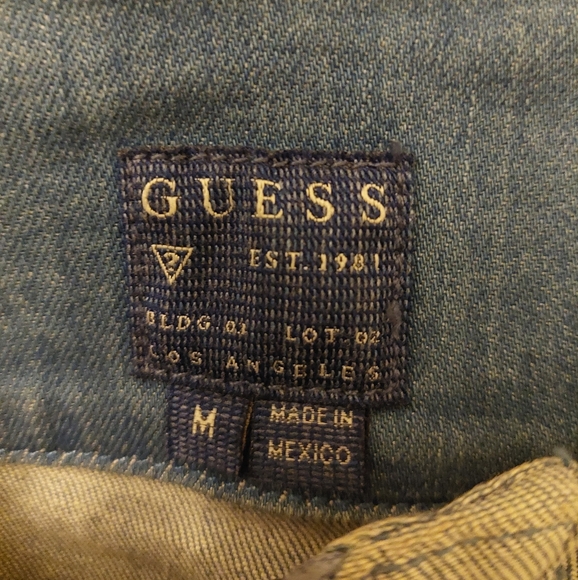 90's Guess Jean Jacket, size M - Picture 10 of 11